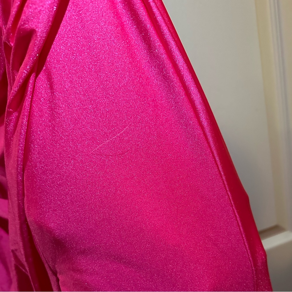 Ava Presley size 6.  Worn for about 4 hours.